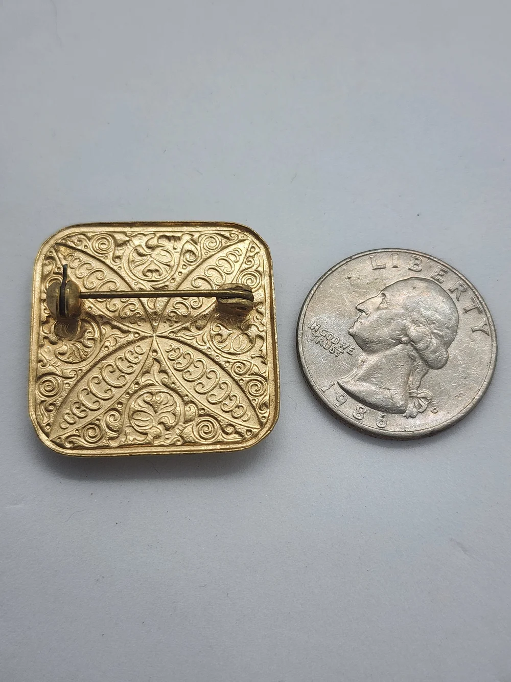 ✨️ 5 For 25 ✨️Vintage Mid-Century Geometric Enamel Brooch Gold-Tone